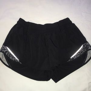Lululemon Hotty Hot Short 2.5”